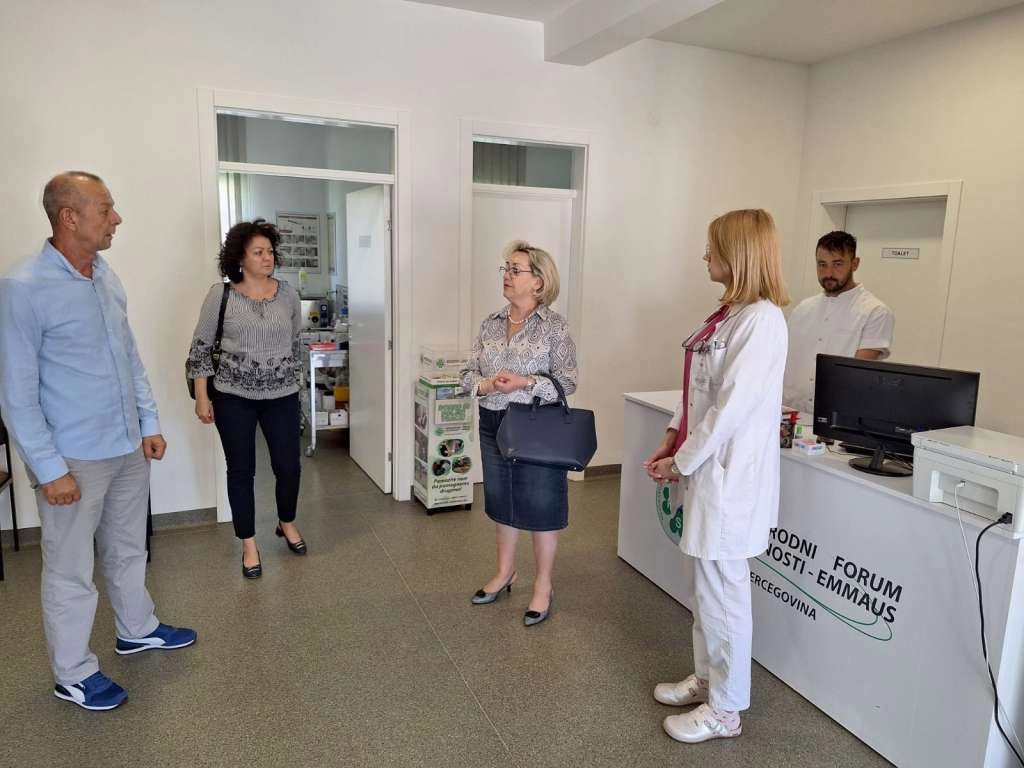 Bećirović posjetila ustanove EMMAUS-a u Srebrenici - Ministarstvo zdravstva i Vlada TK na raspolaganju za saradnju